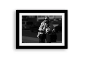 Sourire complice sur la promenade de mer à Pornichet - Décoration murale authentique